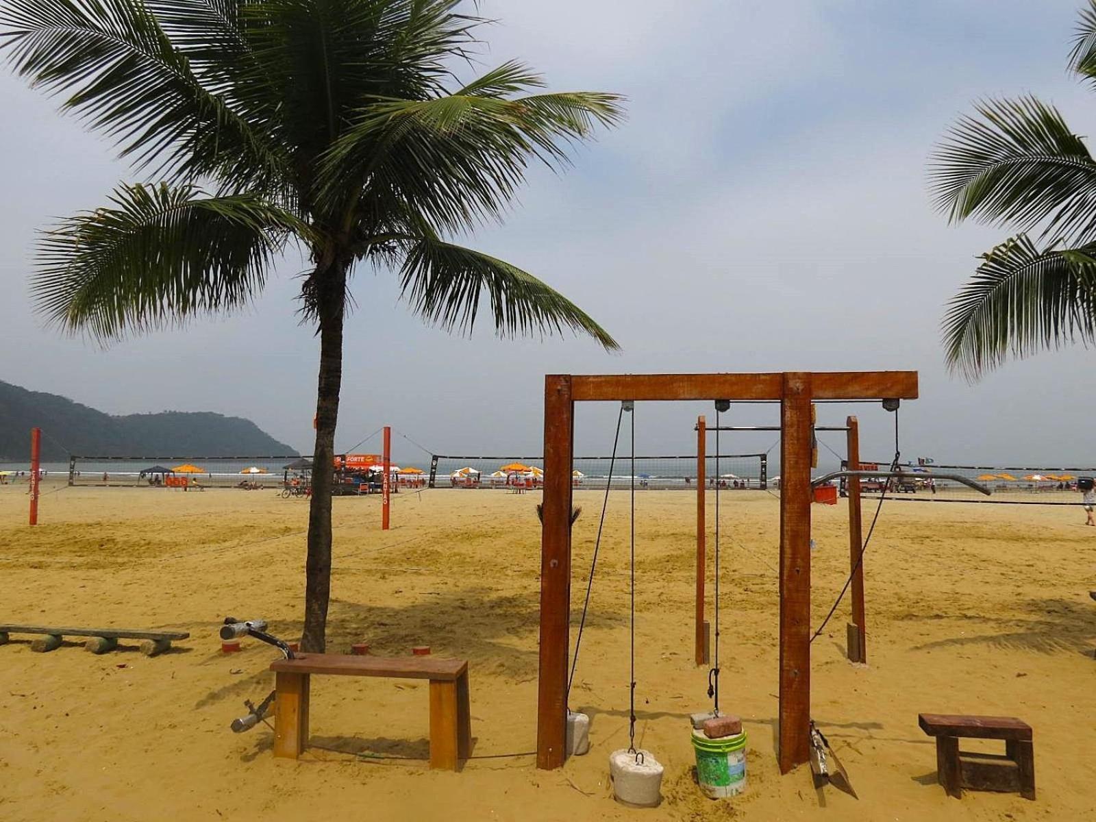 Canto do Forte 100 mts da Praia e 20m da Avenida dos Barzinhos - ESTACIONAMENTO gratuito e apartamento LUXUOSO Praia Grande (Santos) Exterior foto